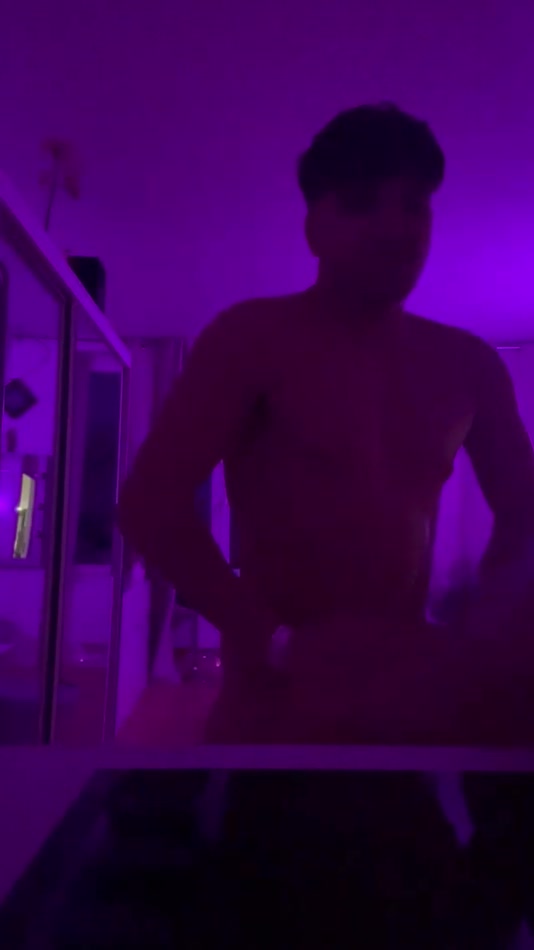 tchat.gay leak julie bacha Fucked while Cleaning the House
